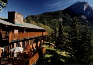 Overlander Mountain Lodge